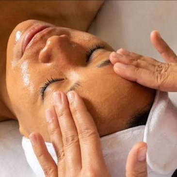 The Express Refresh - 30 Min Facial at Luscious Lashes and Pore Decisions in La Quinta, CA