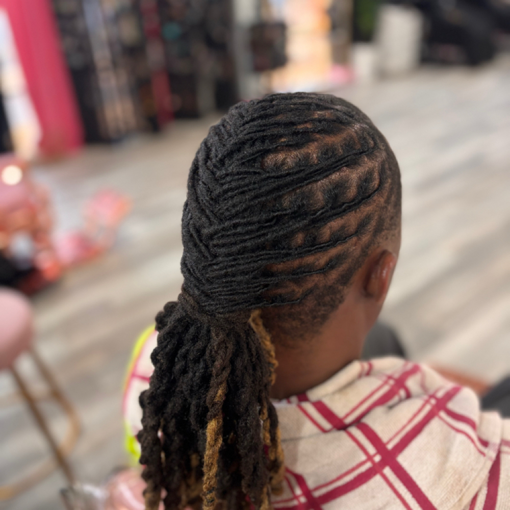 Loc Retwist And Style at LocNLashOut in Memphis, TN