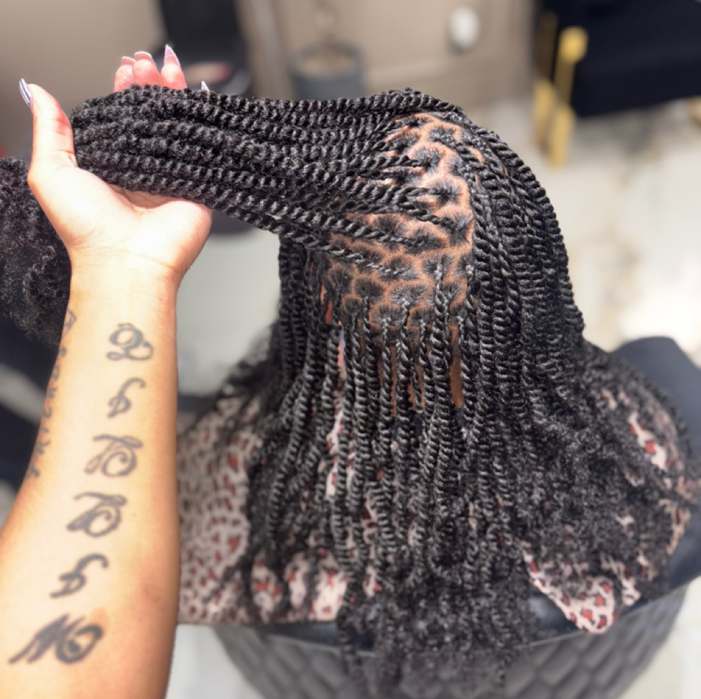 Mini Twist at Hands Of Beauty By Kevionna in Racine, WI