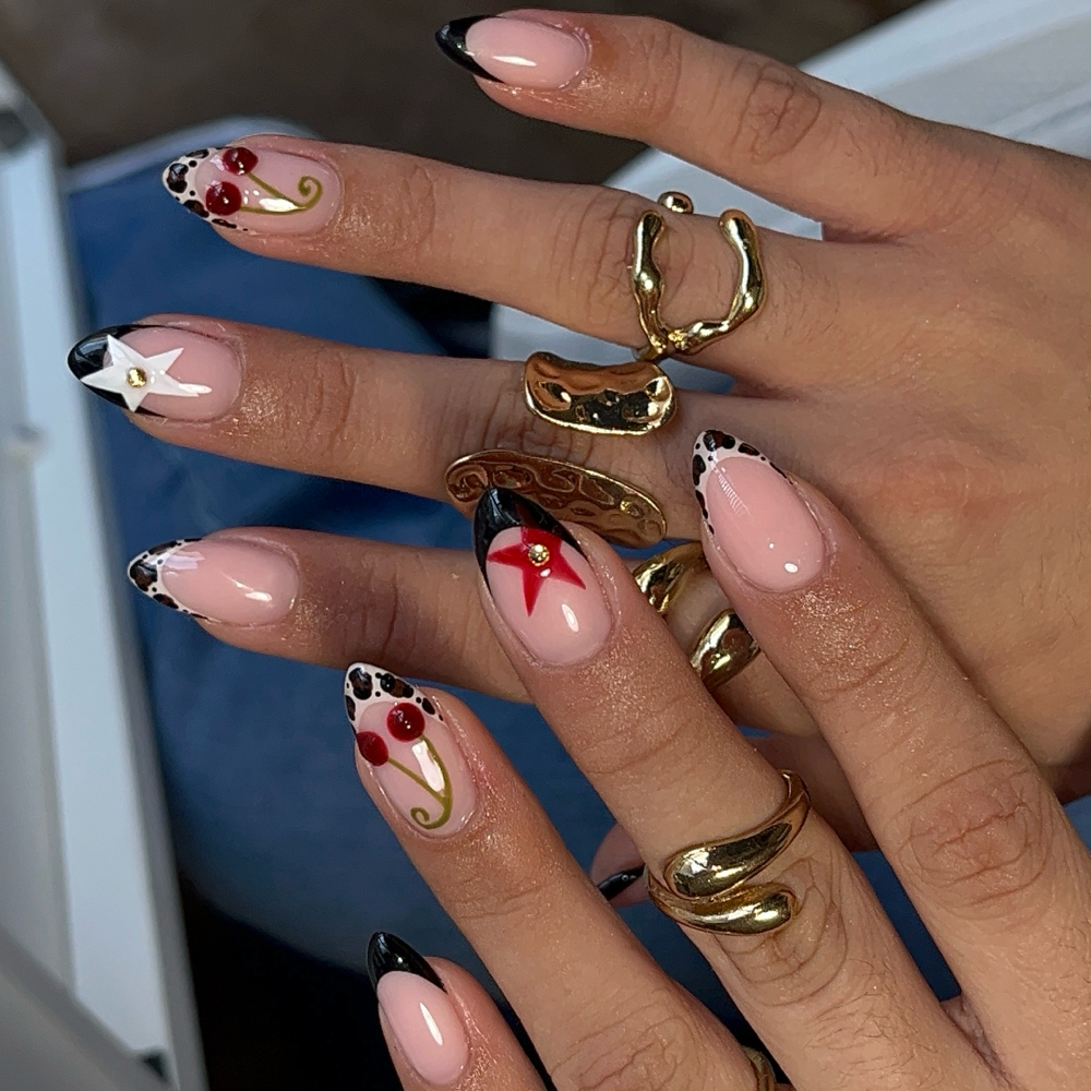 𝐁𝐮𝐢𝐥𝐝𝐞𝐫 + 𝐒𝐨𝐚𝐤 𝐎𝐟𝐟 at DivineBeautyNailz in Dodge City, KS