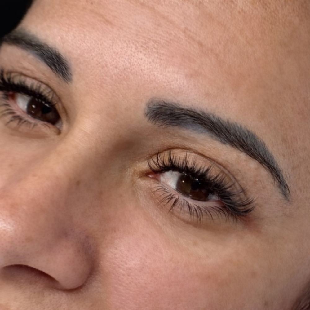 Hybrid Lashes Fullset at 22 Suns Studio in Richland, WA