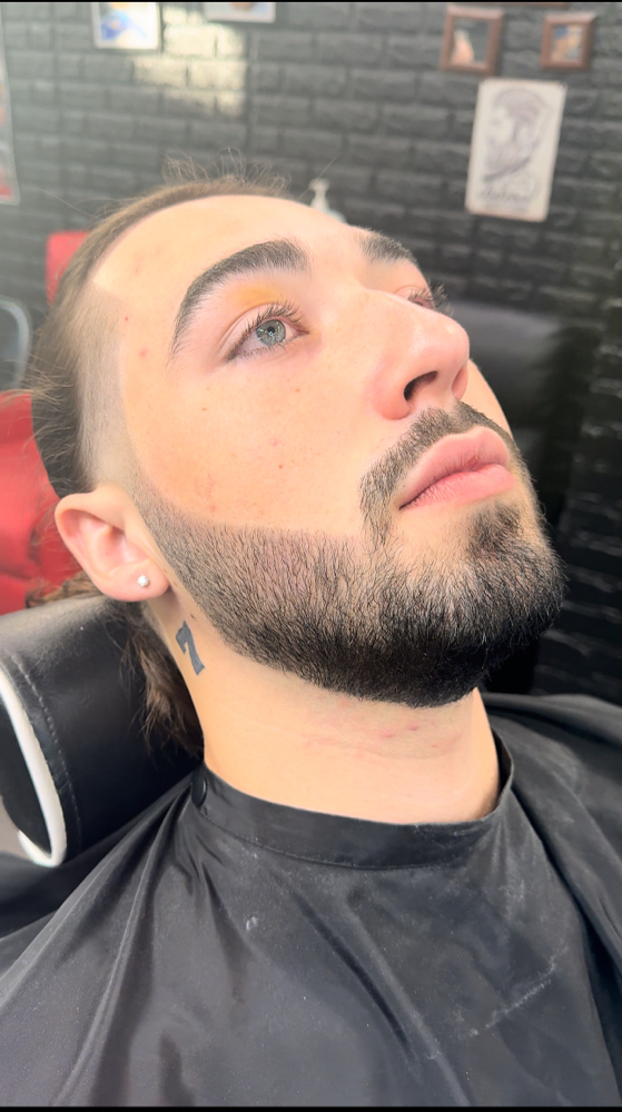 Beard trim lining up