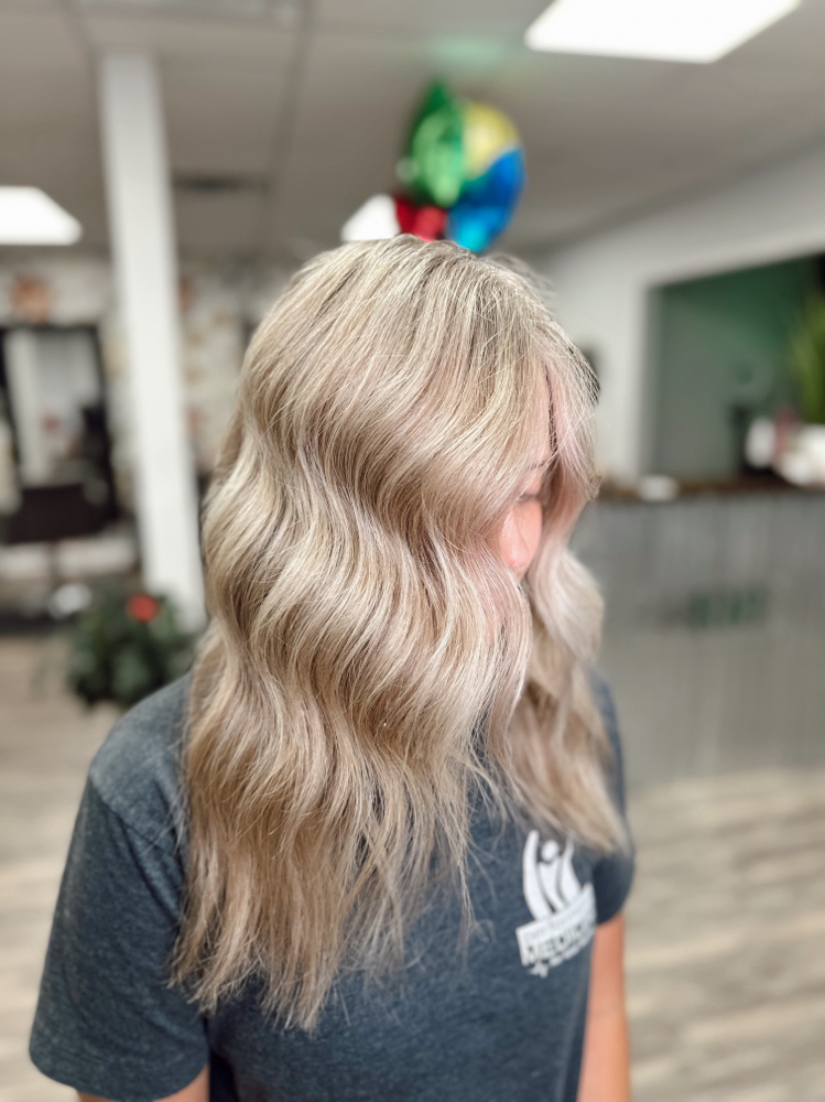 Shampoo And Blowdry