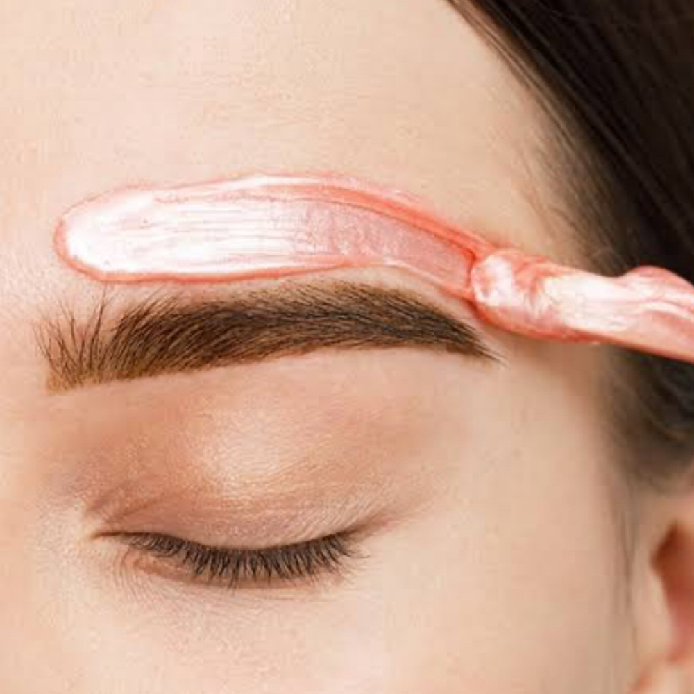 Eyebrow Wax and Shape at Hair Horizons in Schaumburg, IL
