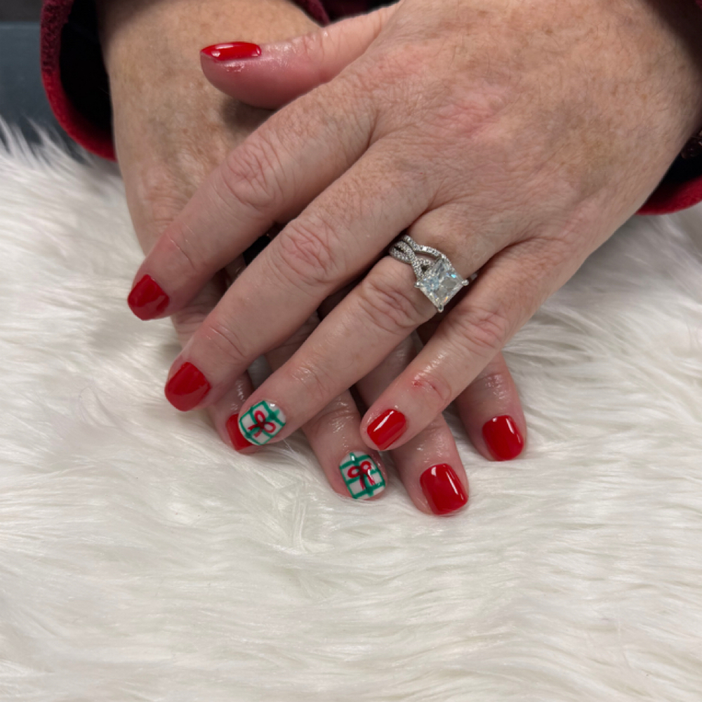 Gel Mani- 2-4 Nail Designs at Elsewhere Salon in Richmond, KY