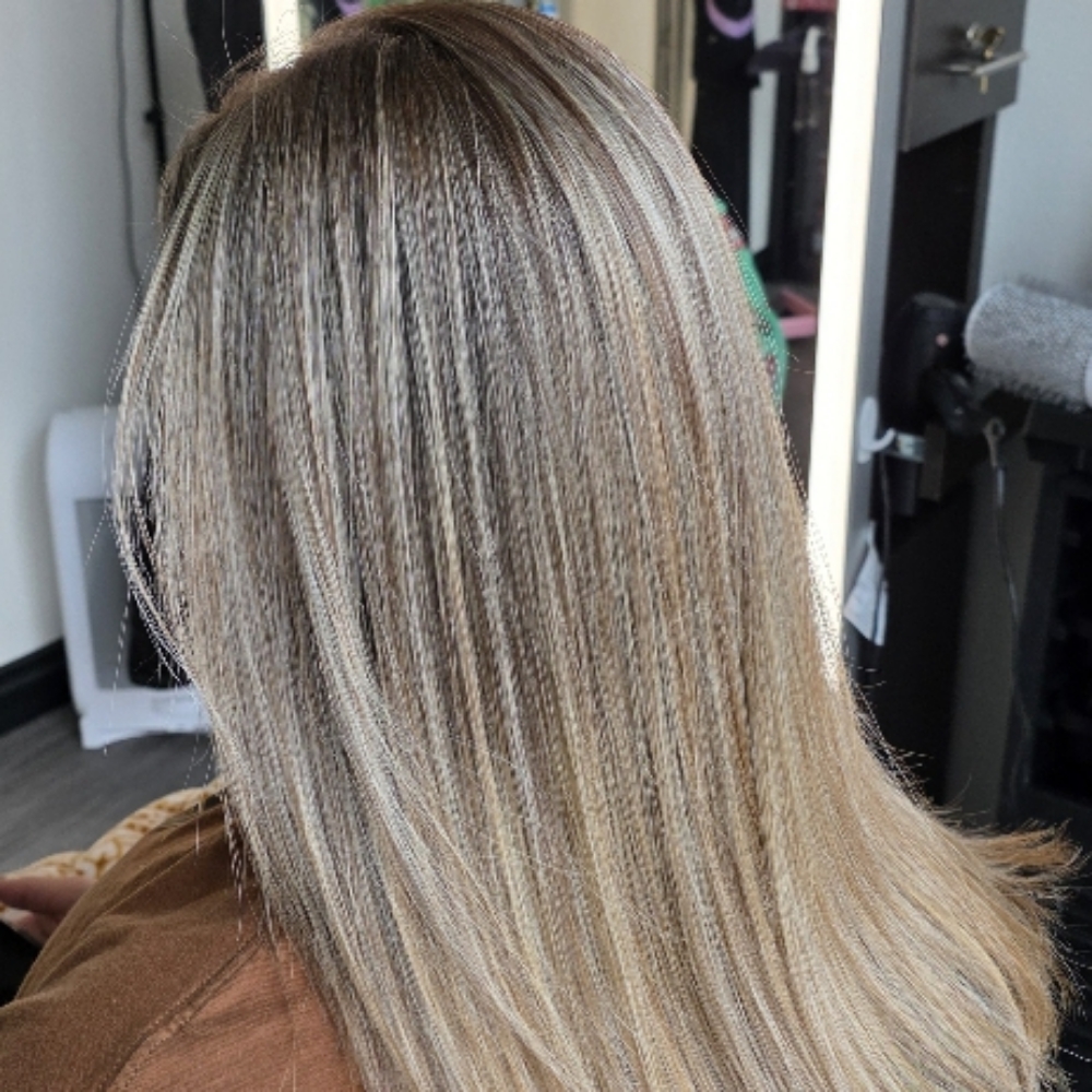 Blonding Full at Magic Sol Studio in San Antonio, TX