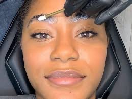 EYEBROW WAX + LAMINATION