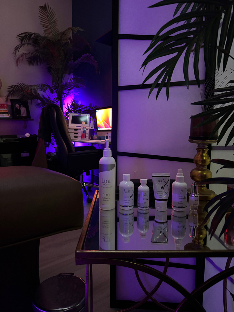 Acne Essential Facial