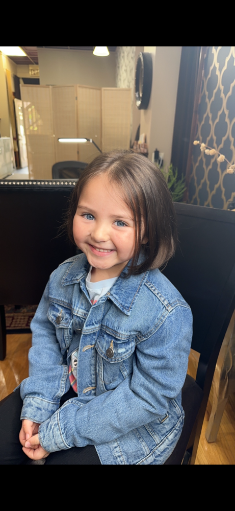 Childrens Haircut at Salón Dé Monarca in Lombard, IL