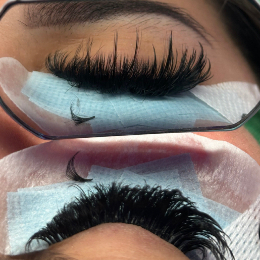 Mega Volume Set at Lash Now Cry Later in Port Arthur, TX