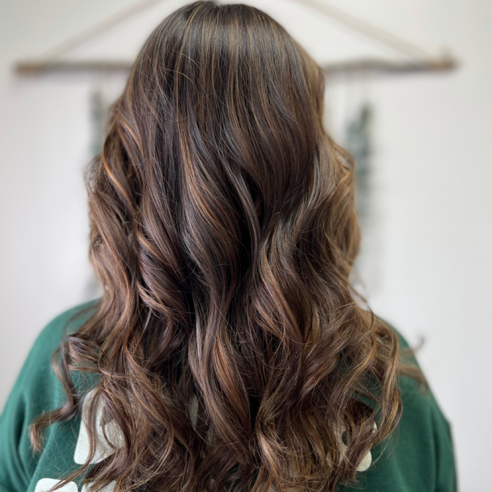 Full Head Highlight at Bethaniee Nicole at Studio One Nineteen in Victoria, TX