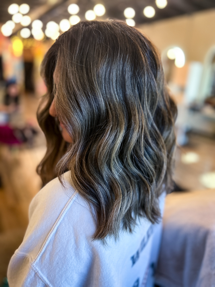 Blowdry/ Style Out at Ashley Wetzel in Boyd, TX