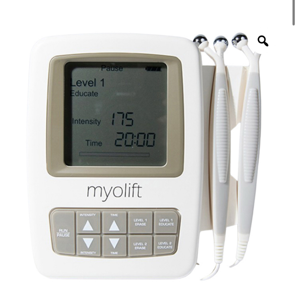 Microcurrent Facial at Lunaria Lymph And Fascia Facials in Chicago, IL