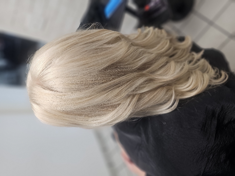 Bleach Touch Up Scalp Only