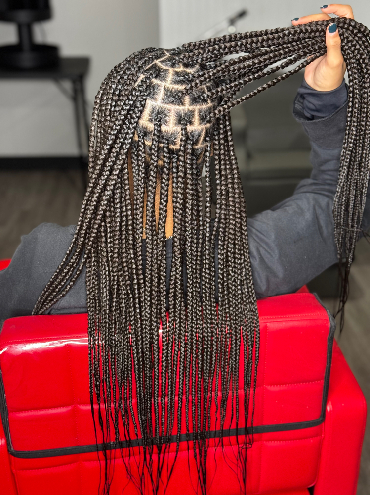 Medium Knotless Braids