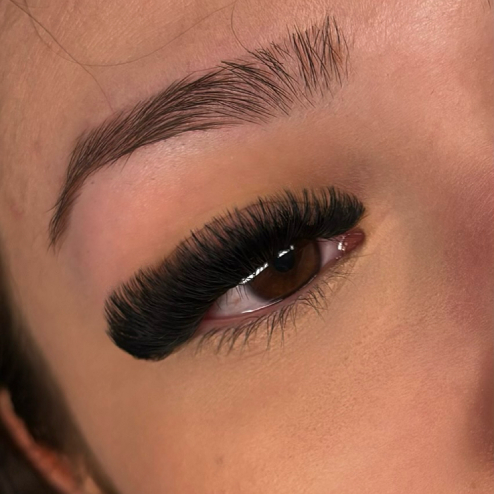 Mega Volume Full Set at Butterflyywinks Lash Studio in Brownsville, TX