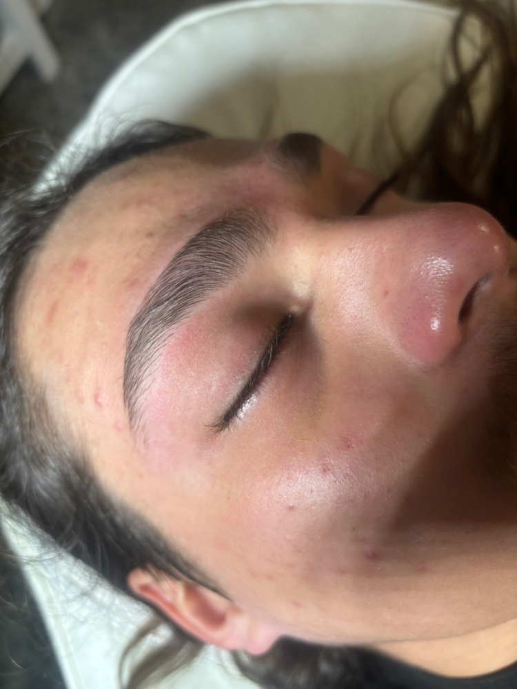 Brow Thread at B YOURBEAUTY in Aurora, IL