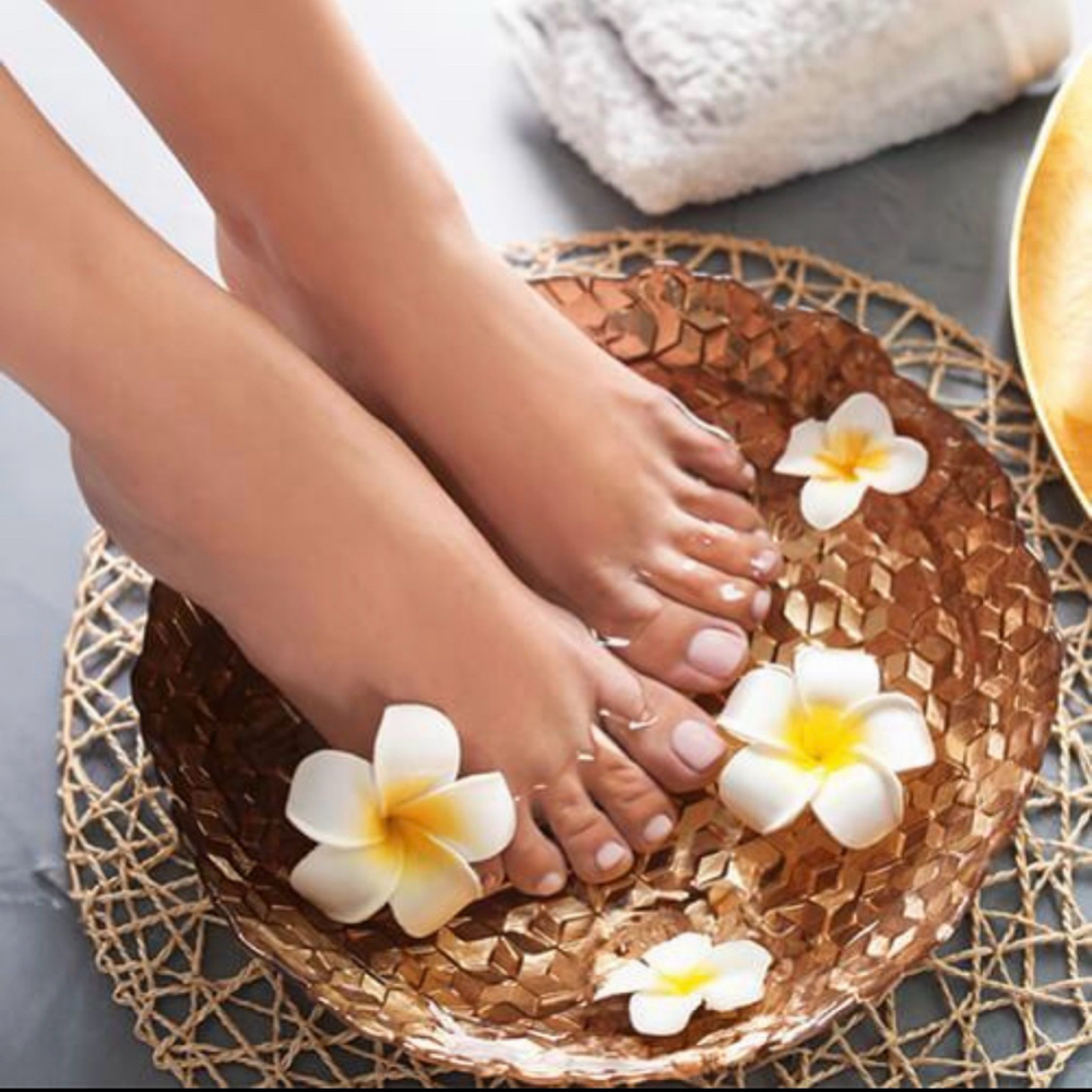 Spa Polish Luxe Pedicure at 🎀Pink Diamond Beauty studio🎀 in Irving, TX