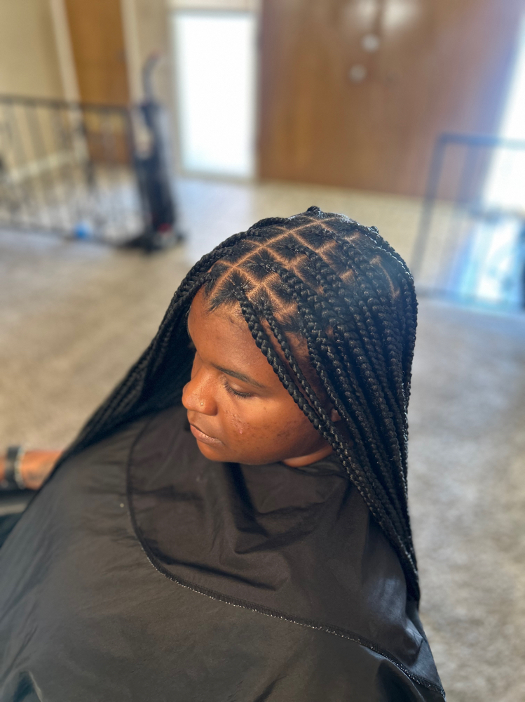 Medium Knotless Braids
