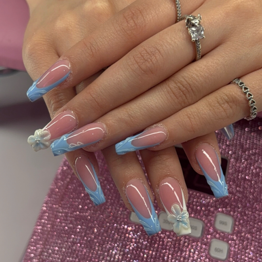 Short-medium 2-4 (minimal Design) at Sets by karla in El Paso, TX