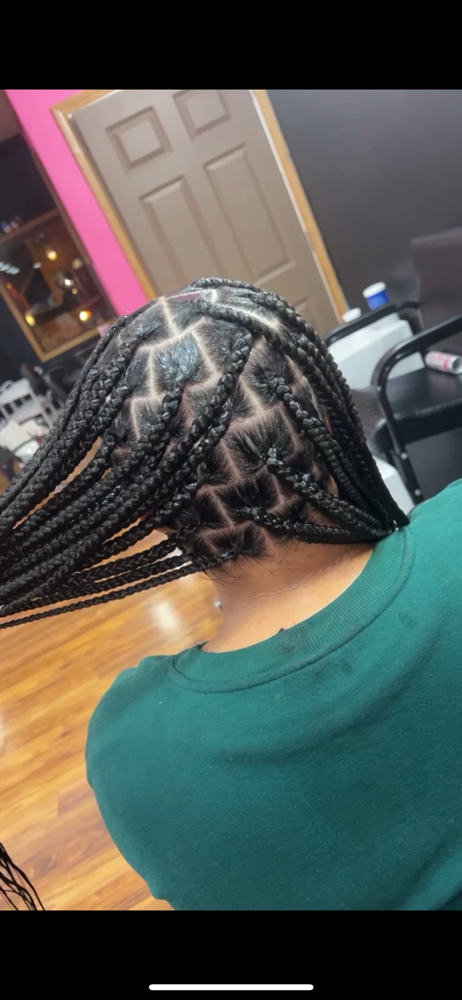 Medium Knotless