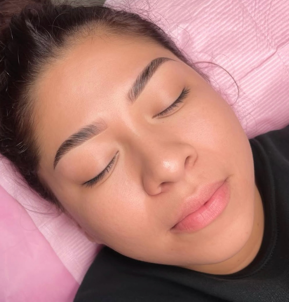 Sculpted Brow Lamination & Tint