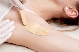 Under arms wax (axilas)