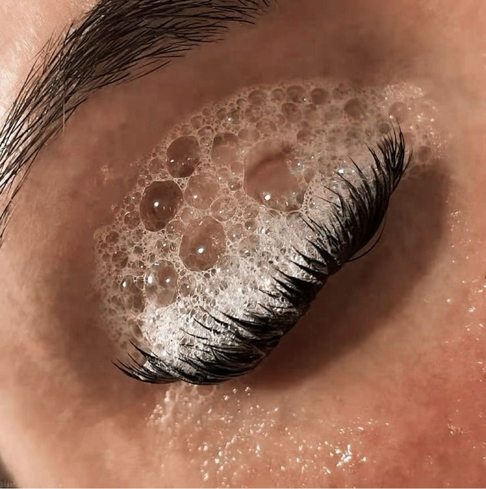 Lash Removal at MicroBaddie Co. in Chicago, IL