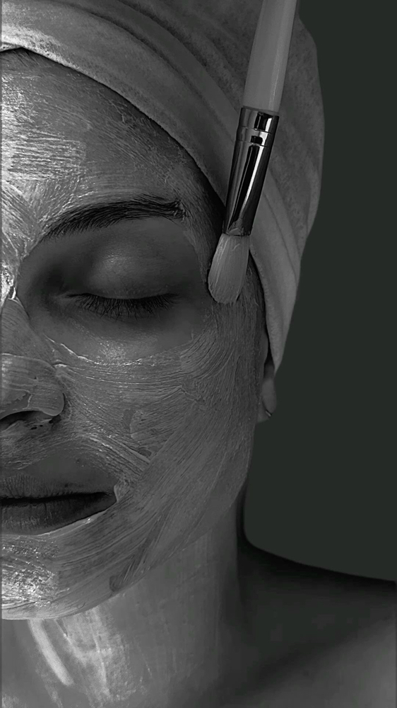 Anti-aging Facial w/ Dermaplaning