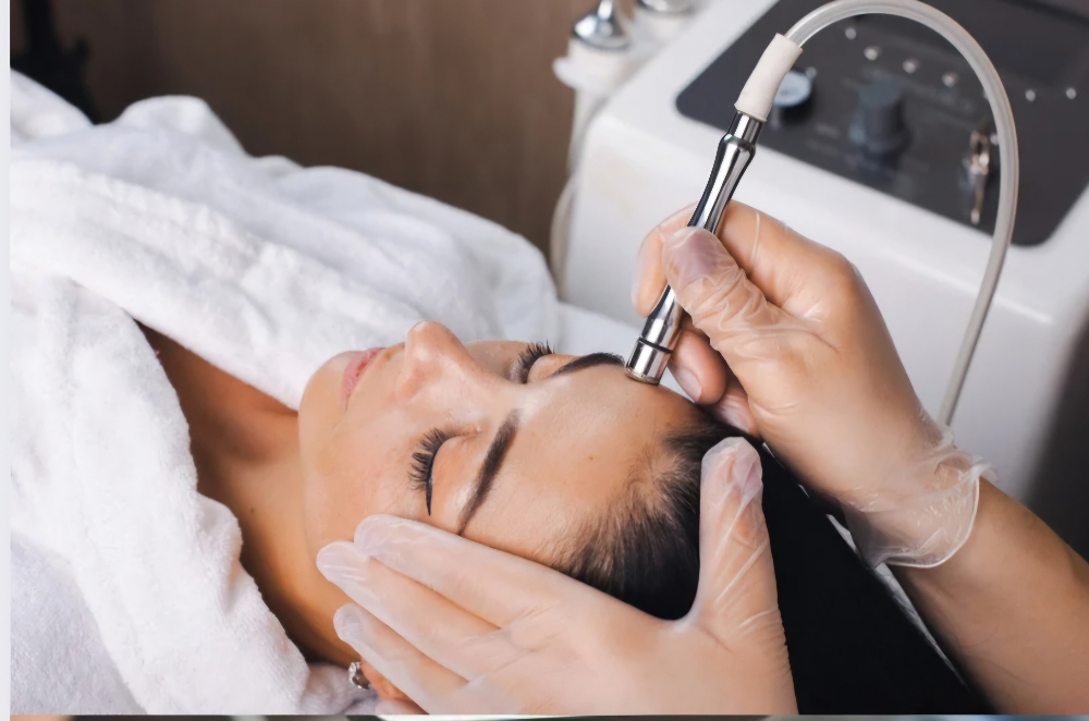 MICRODERMABRASION FACIAL