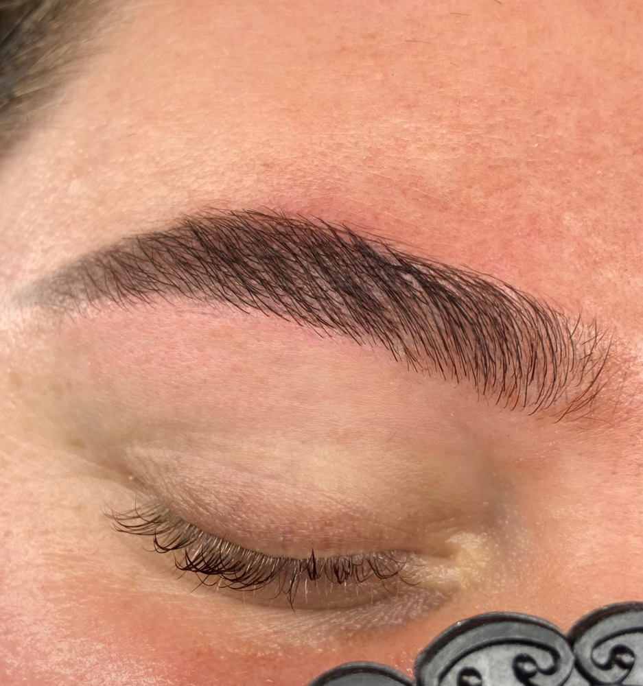 Brow Lamination & Tint