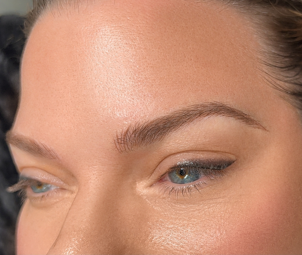 Hyper-Realistic Brows