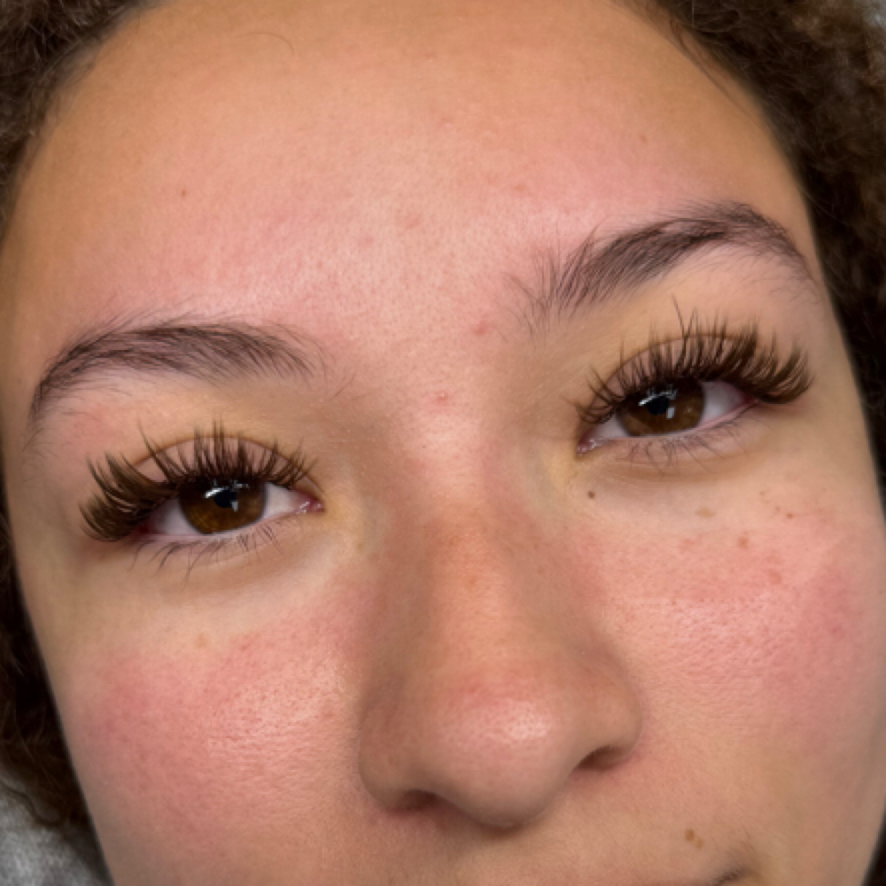 Brown Wet Mascara Set at Banks Beauty Bar in Dallas, TX