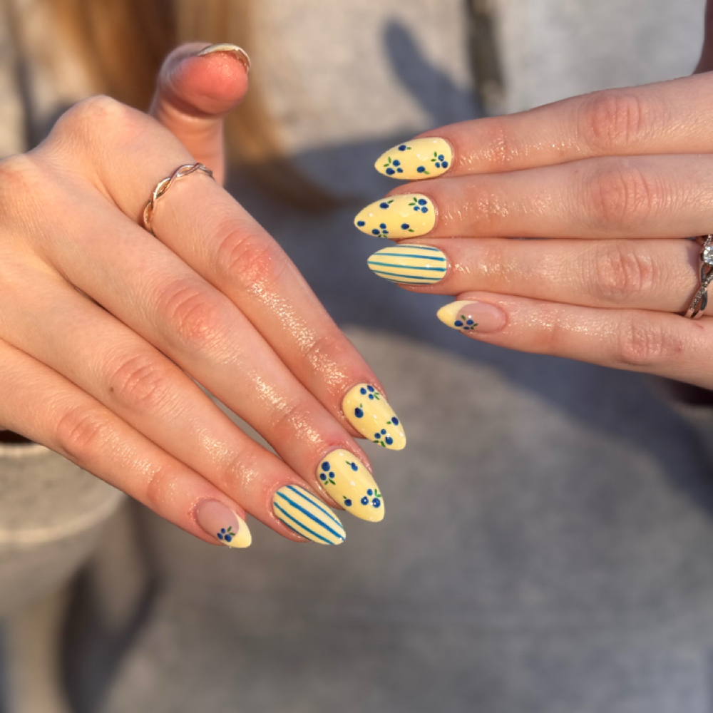 Level 4 Art at Sunset Nail Bar in Hayes, VA