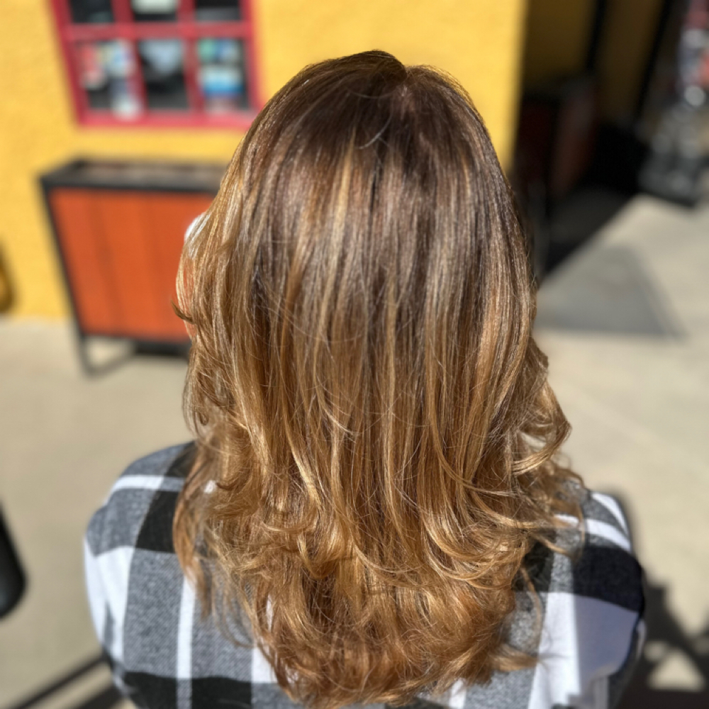 Root Touch-Up Services at Aloha ‘Iho Salon Spa & Barbershop in Castle Rock, CO