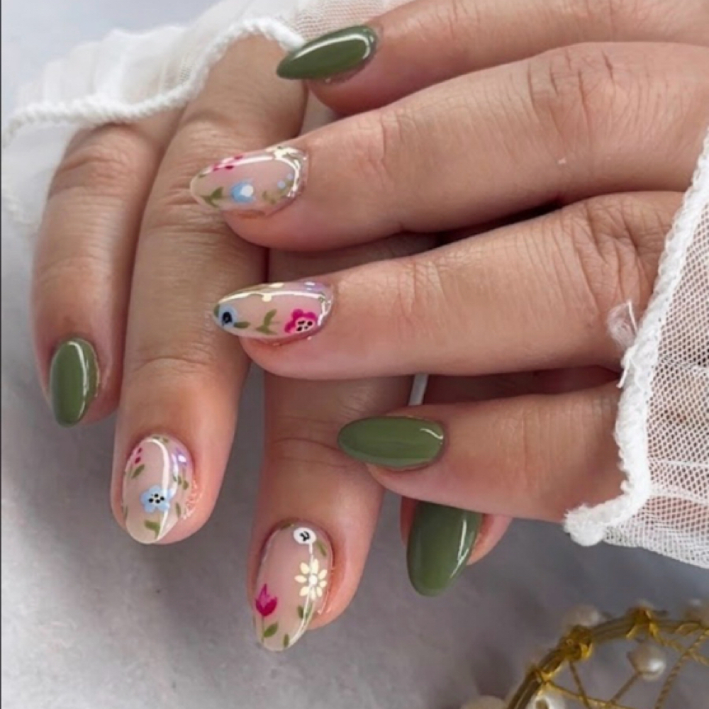 Detail art per nail at KV Nails Studio in Burnsville, MN