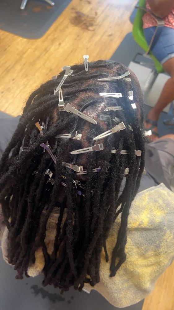Locs Retwist (45-60)