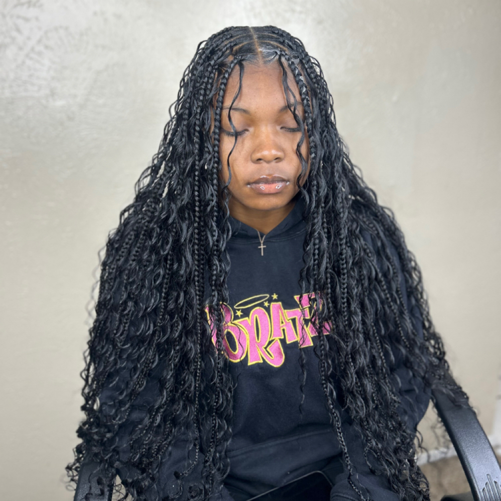 Medium Knotless at Styled By Lake in Texarkana, TX