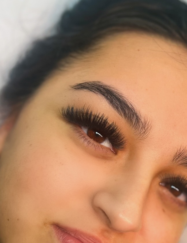 Mega Volume Lashes
