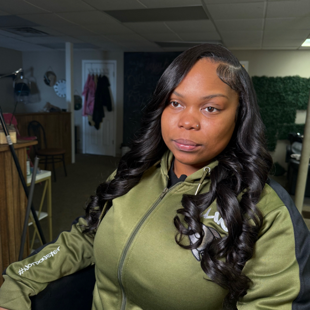 Quick Weave at The Boss Loungelc in Peoria, IL