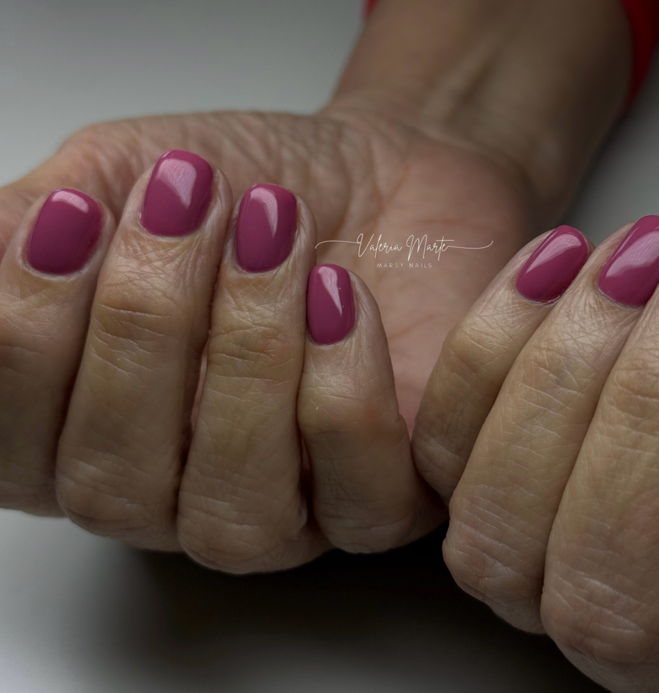 Russian Manicure