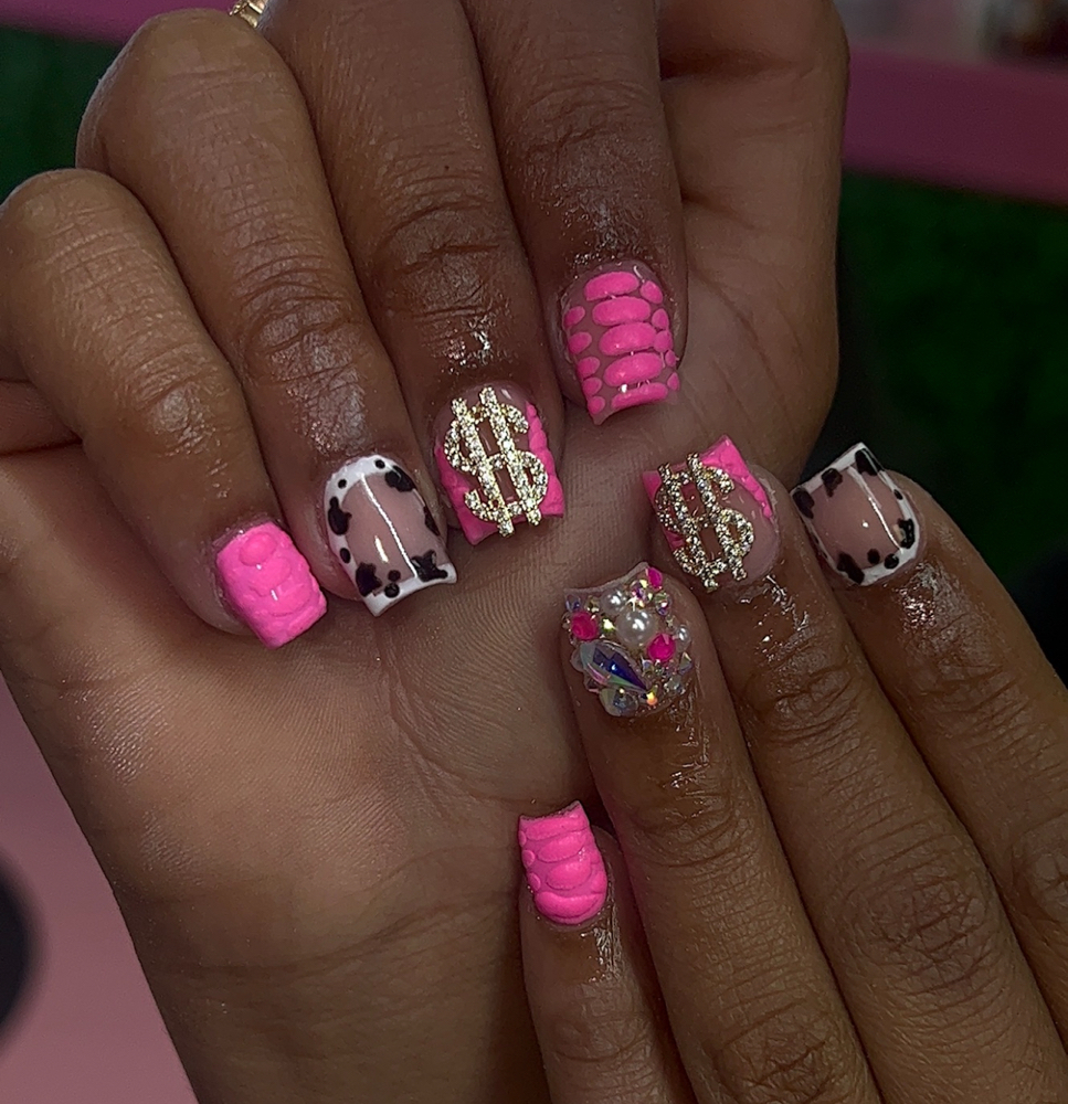 Short Freestyle set at ClawsByVee Nail Bar in Fayetteville, NC