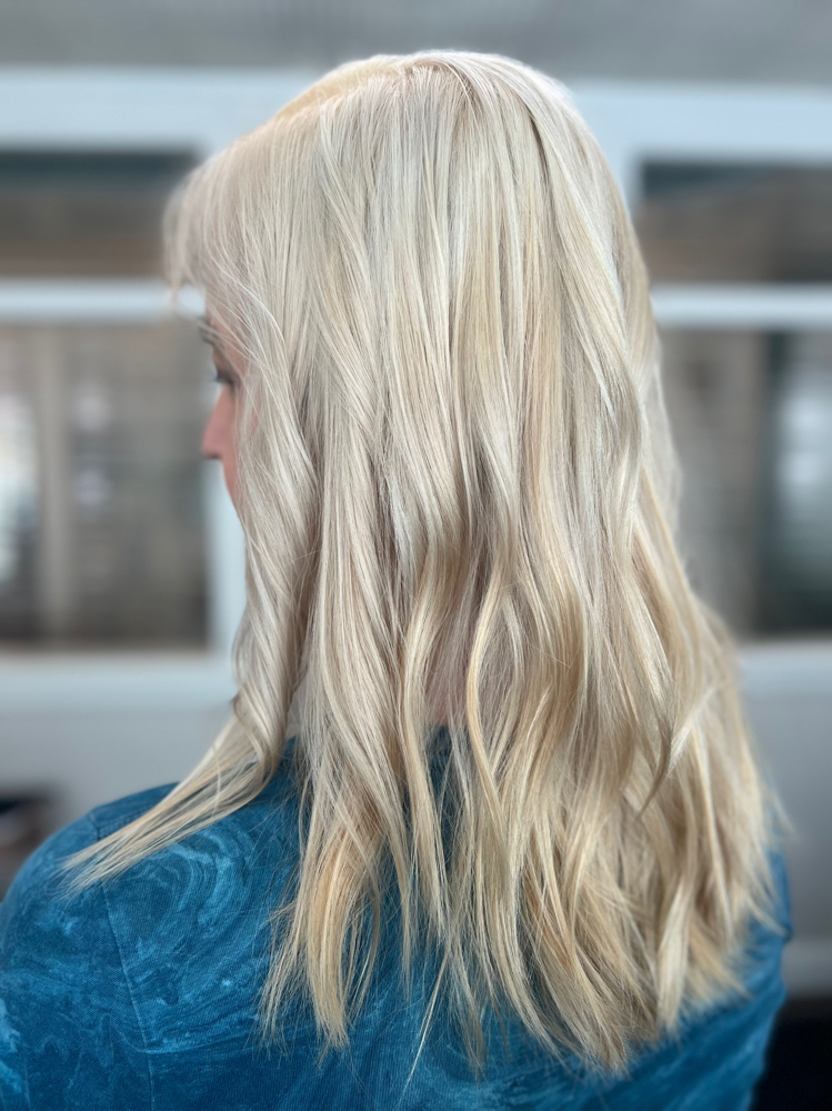 Blonde Root retouch