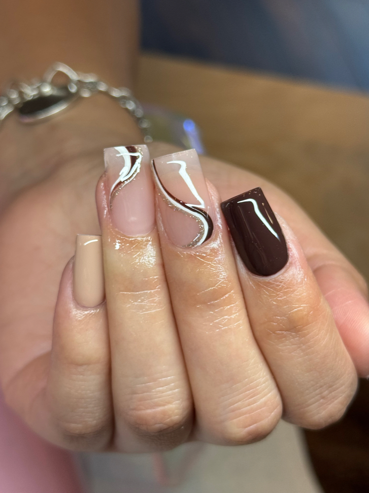 2 Design Nails