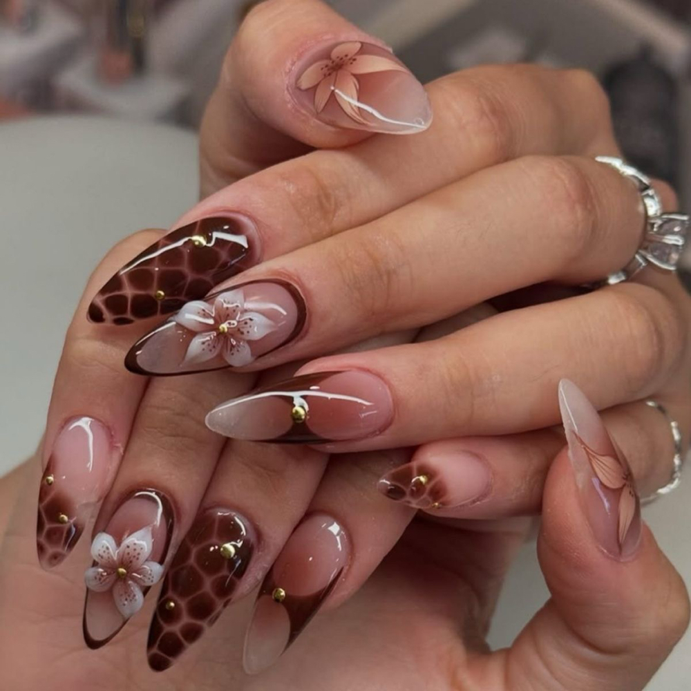 Medium set of acrylic nails
