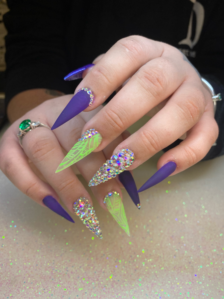 BLING NAIL/CRYSTALS ($20 PER NAIL)