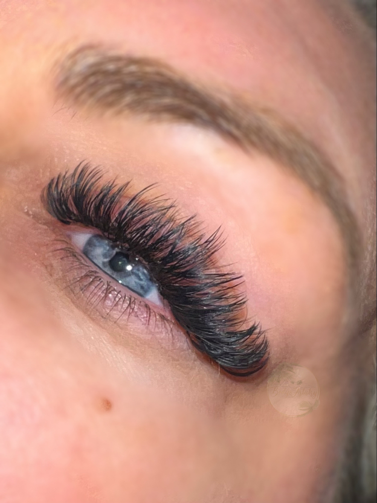 “Voluminous Volume” Lash-Fill