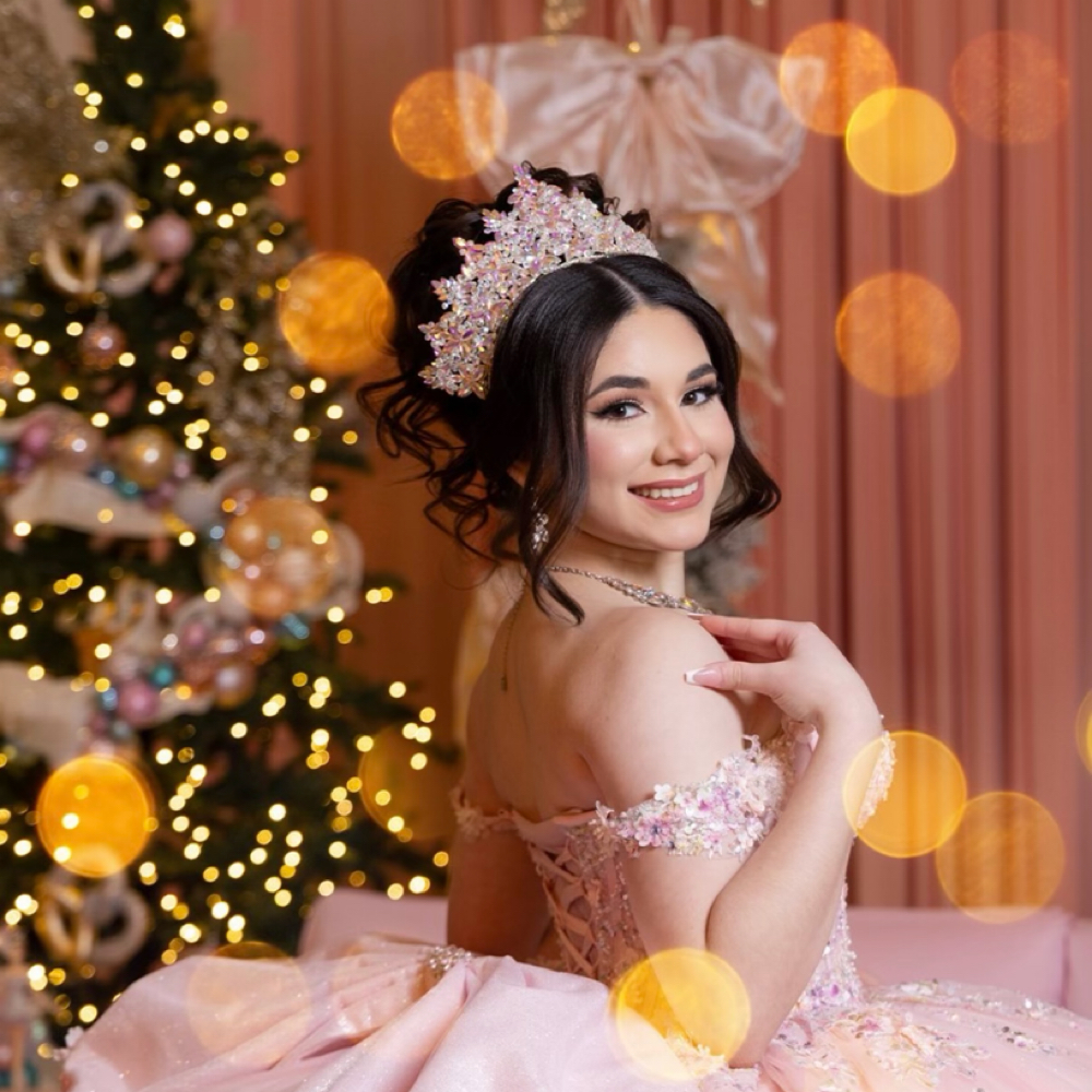 QUINCEAÑERA GOLD PACKGE at Glowing Beauty LLC in Grand Prairie, TX