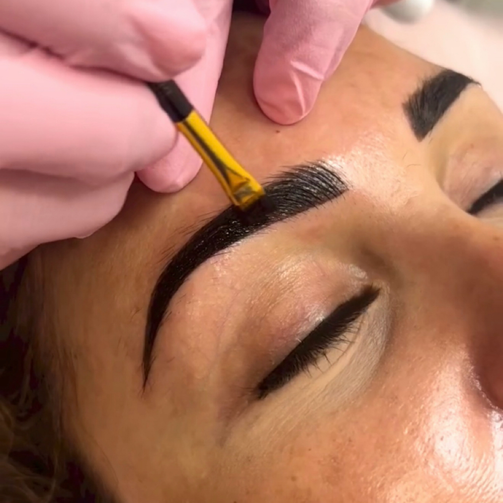 Brow Tint at Smart Set Beauty in Chula Vista, CA