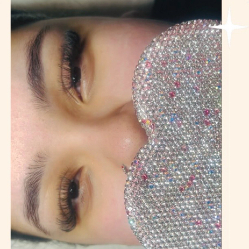 Express Cluster Full Lash Set at Kohinoor Aesthetics By Marissa Elizabeth in San Antonio, TX